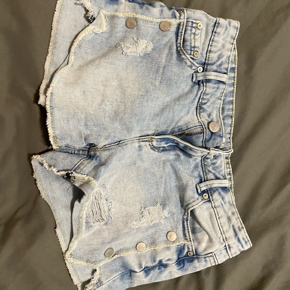 Wash out denim shorts